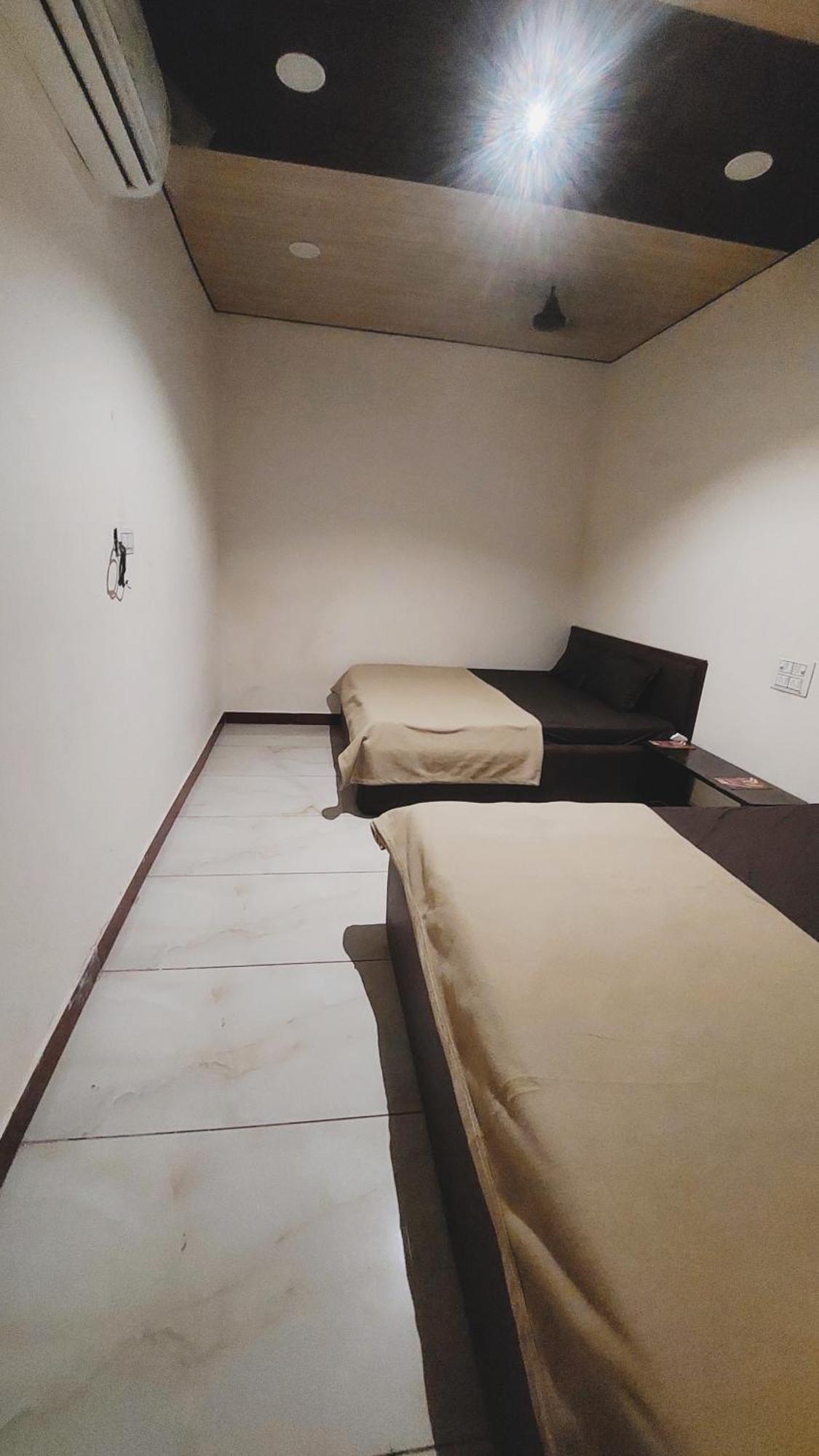 Hotel Prakash Palace Ujjain Luaran gambar
